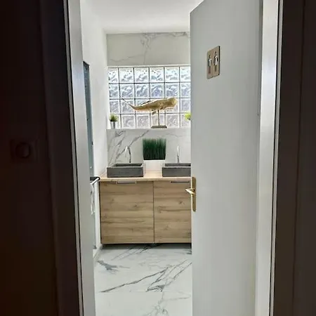 Au Coin De La Rue Ferienhaus *